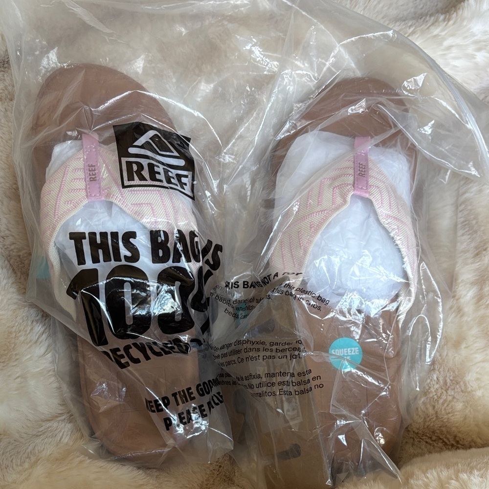 Reef Women’s Cushion Cloud Pink Geo sandals
